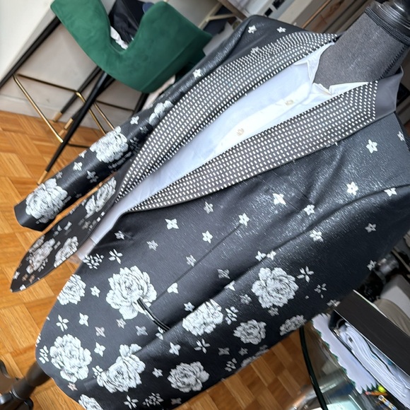 #PROM SEASON. - Picture 3 of 9